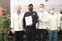 En tan sólo tres años.- Chiapas pasó de 17 a 75 % de elementos policiales certificados: Rutilio Escandón