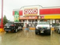 Delincuentes asaltan Oxxo en San Cristóbal