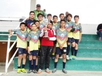 En la liga municipal de San Cristóbal de Las Casas Club San Antonio infantil y juvenil campeones de futbol 3 de 3 