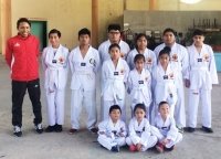 De San Cristóbal de Las Casas 12 medallas de oro del 1er encuentro de tae kwondo de la Escuela kyeongjuonofre 