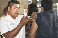 Avanza cobertura de vacunación contra influenza