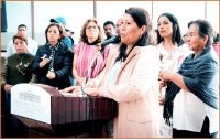 Llama alcaldesa Jerónima Toledo a prevenir cáncer de mama