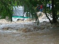 Río provoca afectaciones en La Trinitaria