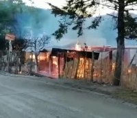 Humilde familia de Chenalhó pierde su casa en incendio 