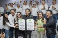 El PVEM entrega constancia a Eduardo Ramírez como su candidato a la gubernatura de Chiapas