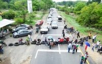Otro bloqueo carretero, ahora en el municipio de Huixtán