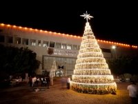 Realiza Voluntariado del Poder Judicial encendido de árbol de Navidad 