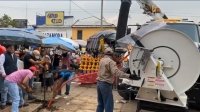 Ayuntamiento realiza desazolve de colectores de la nave mayor del Mercado José Castillo Tielemans