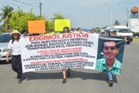 Estudiantes marchan para exigir justicia por asesinato de profesor universitario