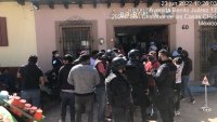 Policía de SCLC establece presencia preventiva ante de grupo de personas en un Sanatorio