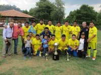 F. Arcos Palabanda Bar tricampeón de futbol liga Guadalupana