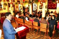 Alcalde de San Cristóbal de Las Casas entrega reconocimientos a médicos destacados