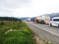 Por el incumplimiento del acalde de Teopisca campesinos bloquean carretera