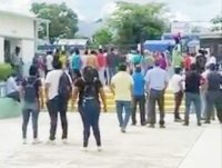 Habitantes de El Contento, Ocosingo, privan de su libertad a Dr, y enfermera del IMSS