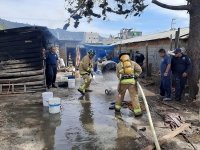 Bomberos de SCLC sofocan incendio en una casa  