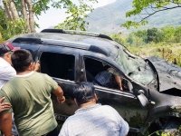 Grupo armado ejecuta a tres hombres y una mujer en carretera fronteriza