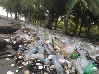 En Ciudad Hidalgo  Chiapas  Por su alto grado de contaminación la denominaron “Playa de plástico” 