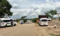 Miles de ciudadanos son perjudicados a diario al impedirles el libre tránsito.- Más 24 horas de bloqueo carretero en Carranza