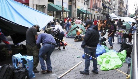 Maestros de México levantan protestas en capital y Oaxaca tras acuerdos con el Gobierno