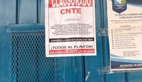 Cierran escuela en San Cristóbal, docentes los quieren obligar a participar en la Huelga Nacional