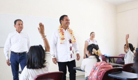 Eduardo Ramírez impulsa mejores condiciones para estudiantes con infraestructura y apoyos escolares