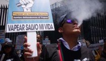Ni una ‘fumadita’: Diputados prohíben totalmente el uso de vapeadores y cigarrillos electrónicos