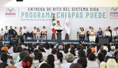 Eduardo Ramírez impulsa alfabetización en Salto de Agua con entrega de kits de Chiapas Puede