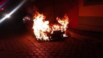 Se incendia vehículo en San Cristóbal