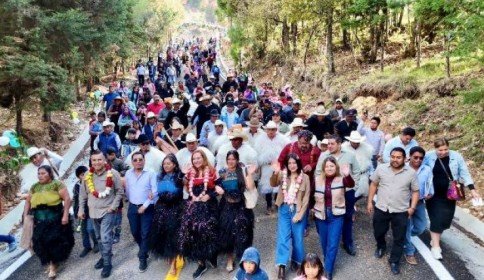 Inaugura Ayuntamiento pavimentación del acceso a las Grutas del Mamut, que fortalece el desarrollo turístico y social