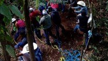 En Altamirano, Tras varios días de búsqueda rescatan el cuerpo de joven chofer que cayó en un Cenote
