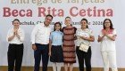 En Tapachula, presidenta Claudia Sheinbaum entrega tarjetas de la Beca Rita Cetina