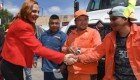 Entrega Fabiola Ricci nuevos camiones de recolección de basura y uniformes a trabajadores de Limpia Municipal