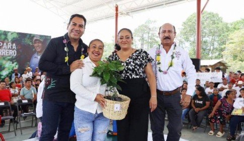 Eduardo Ramírez entrega apoyos al campo y pone en marcha obras prioritarias en la Frailesca
