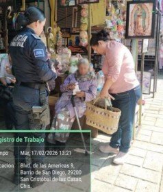 Policía Municipal auxilia y resguarda a adulta mayor desorientada en centro comercial