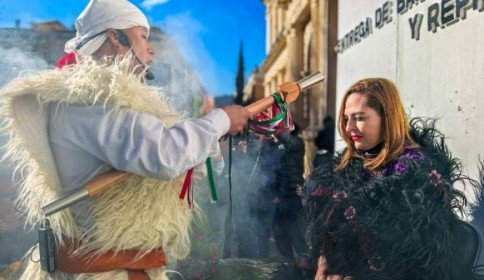 Comunidades de San Cristóbal refrendan mandato a Fabiola Ricci con la entrega del Bastón de Mando