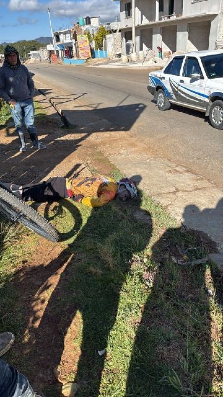Hallan sin vida a ciclista en la carretera rumbo a Tenejapa