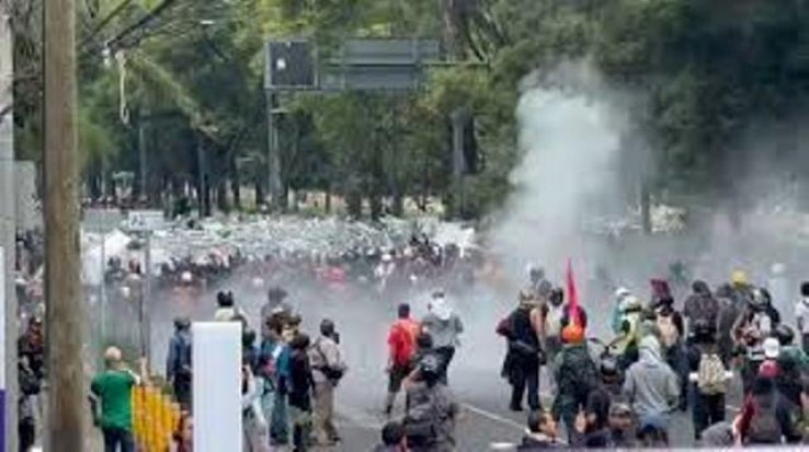 Protestas y choques con la polic&iacute;a: la otra cara del inicio del Mundial en M&eacute;xico