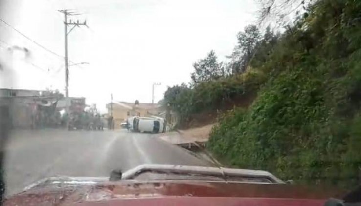 Peque&ntilde;a lluvia provoc&oacute; dos accidentes en la regi&oacute;n Altos de Chiapas