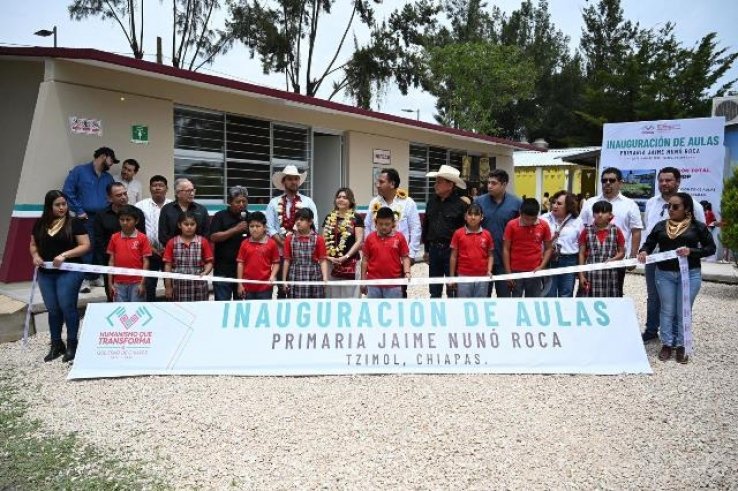 Eduardo Ram&iacute;rez impulsa infraestructura educativa y carretera en Tzimol