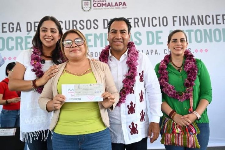 En Frontera Comalapa, Eduardo Ram&iacute;rez impulsa autonom&iacute;a econ&oacute;mica de mujeres y mejora espacios educativos