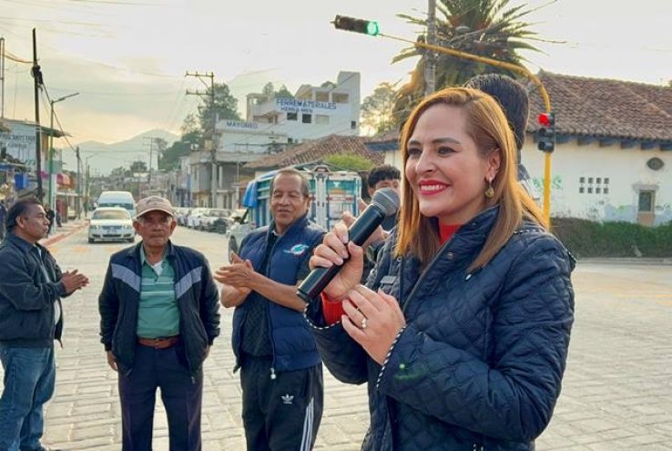 Inaugura Fabiola Ricci sem&aacute;foros en La Garita para fortalecer la seguridad vial en la zona oriente
