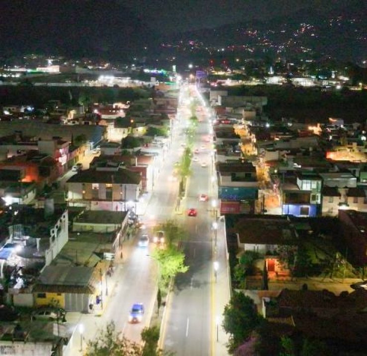 Modernizan acceso principal con nuevo alumbrado p&uacute;blico en San Crist&oacute;bal