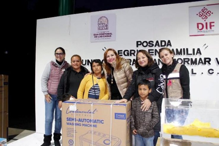 Realiza Ayuntamiento y DIF Municipal Posada &ldquo;Alegr&iacute;a en Familia&rdquo; en el Barrio de la Garita
