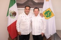 Eduardo Ram&iacute;rez asiste al Primer Informe del gobernador de Yucat&aacute;n, Joaqu&iacute;n D&iacute;az Mena