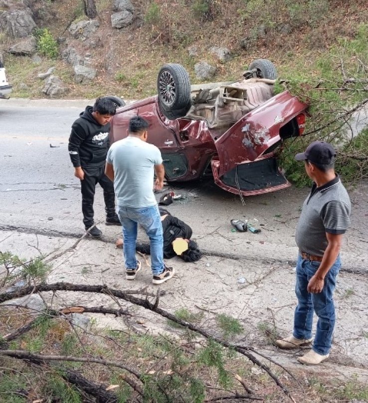 Tres fuertes accidentes en carreteras de la regi&oacute;n Altos, un lesionado grave