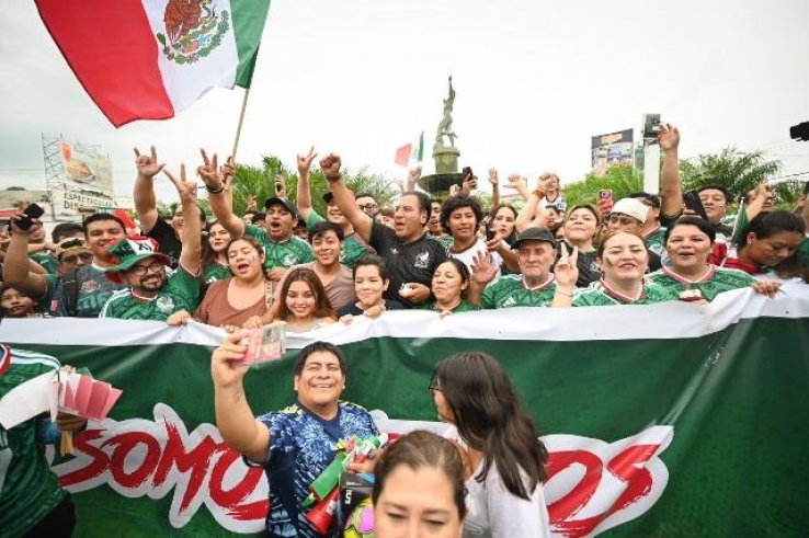 Festeja Eduardo Ram&iacute;rez con afici&oacute;n chiapaneca el triunfo de M&eacute;xico en el Mundial