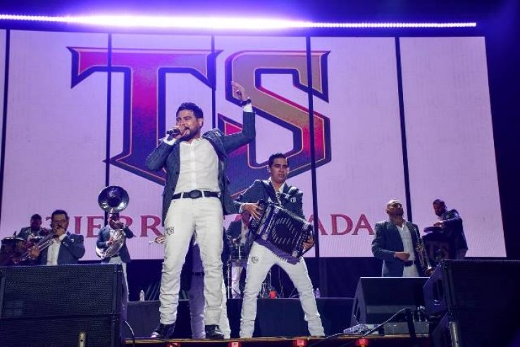 Multitudinaria presentaci&oacute;n de Tierra Sagrada llena de m&uacute;sica y alegr&iacute;a el Parque de la Feria en San Crist&oacute;bal