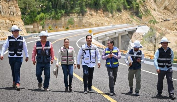 Eduardo Ram&iacute;rez supervisa la construcci&oacute;n de la carretera Palenque-Ocosingo e impulsa acciones contra el dengue